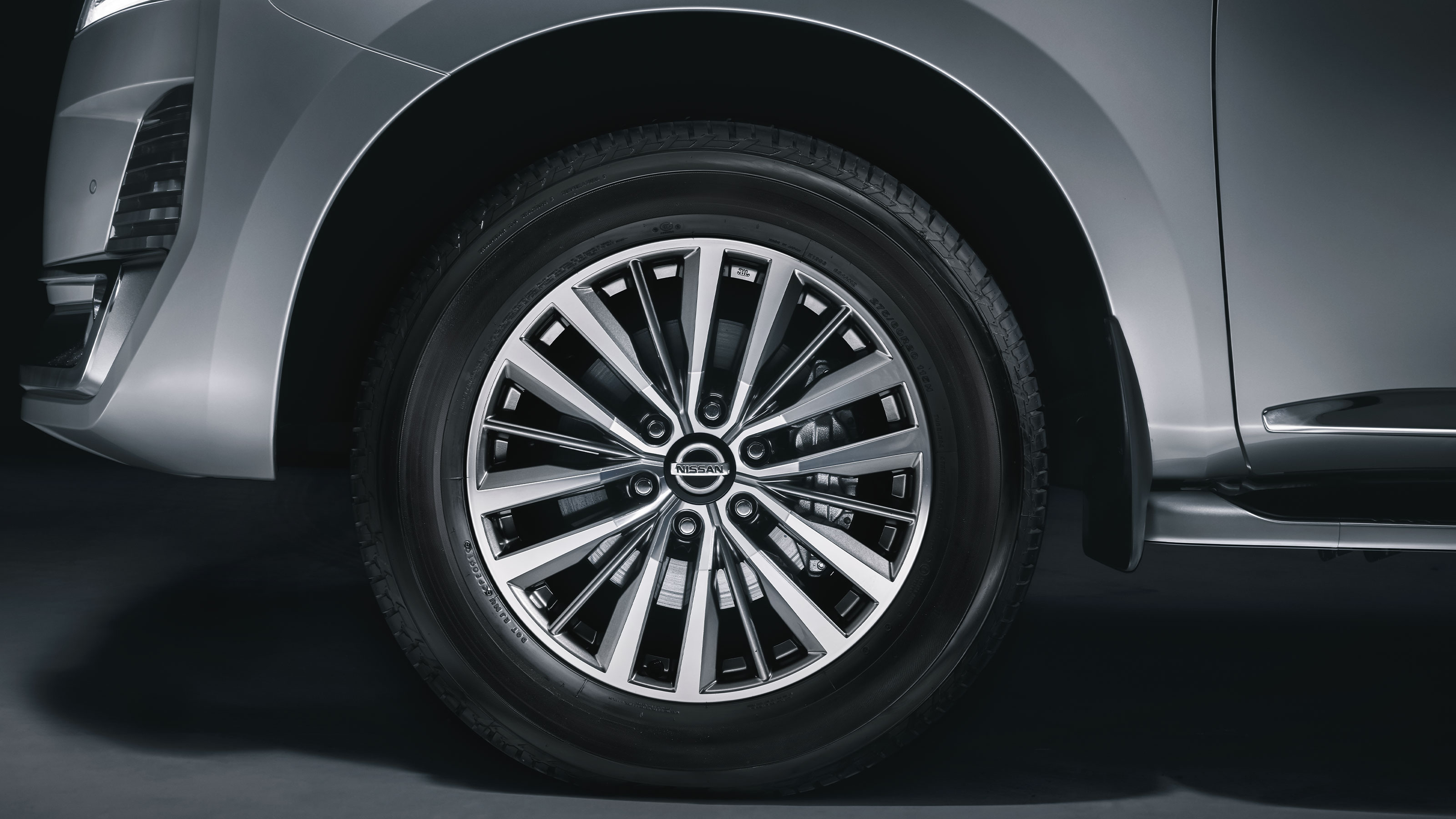 2020 NISSAN PATROL front wheel and rim